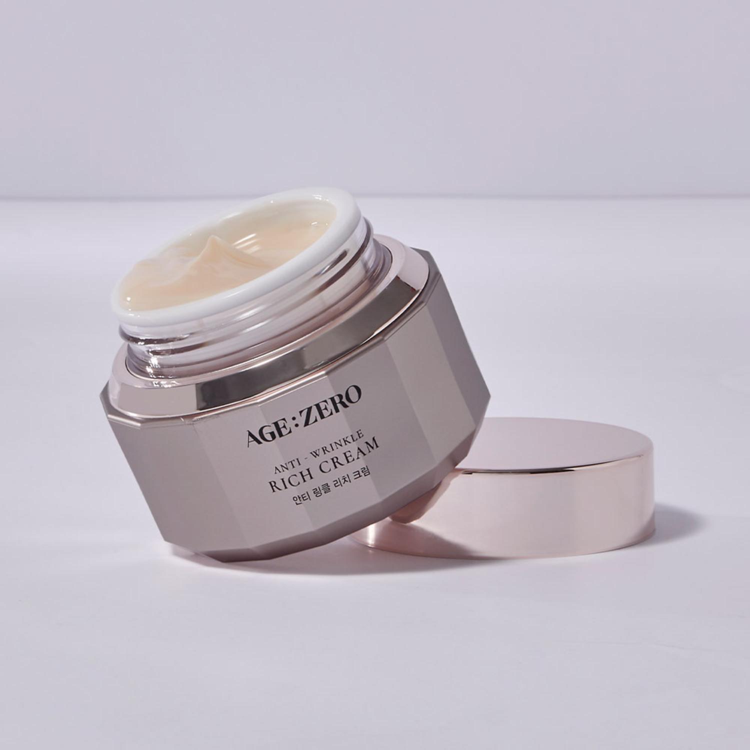 Crema ricca anti età per pelle matura con collagene a basso peso molecolare e peptidi, effetto rimpolpante e nutriente, skincare coreana Age:Zero.
