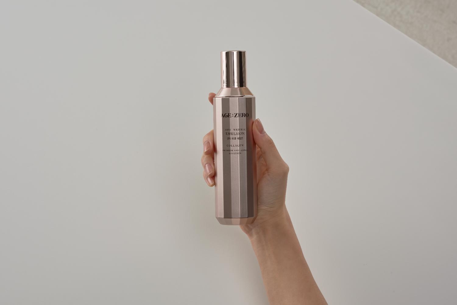 Emulsione viso antiage con peptidi e collagene low molecular, idrata e rimpolpa la pelle matura, skincare coreana Age:Zero.
